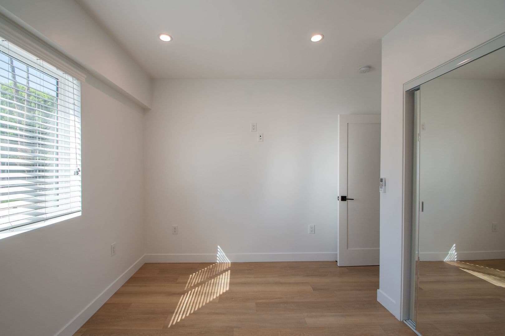 North Hollywood Apartment: 10855 Morrison Street