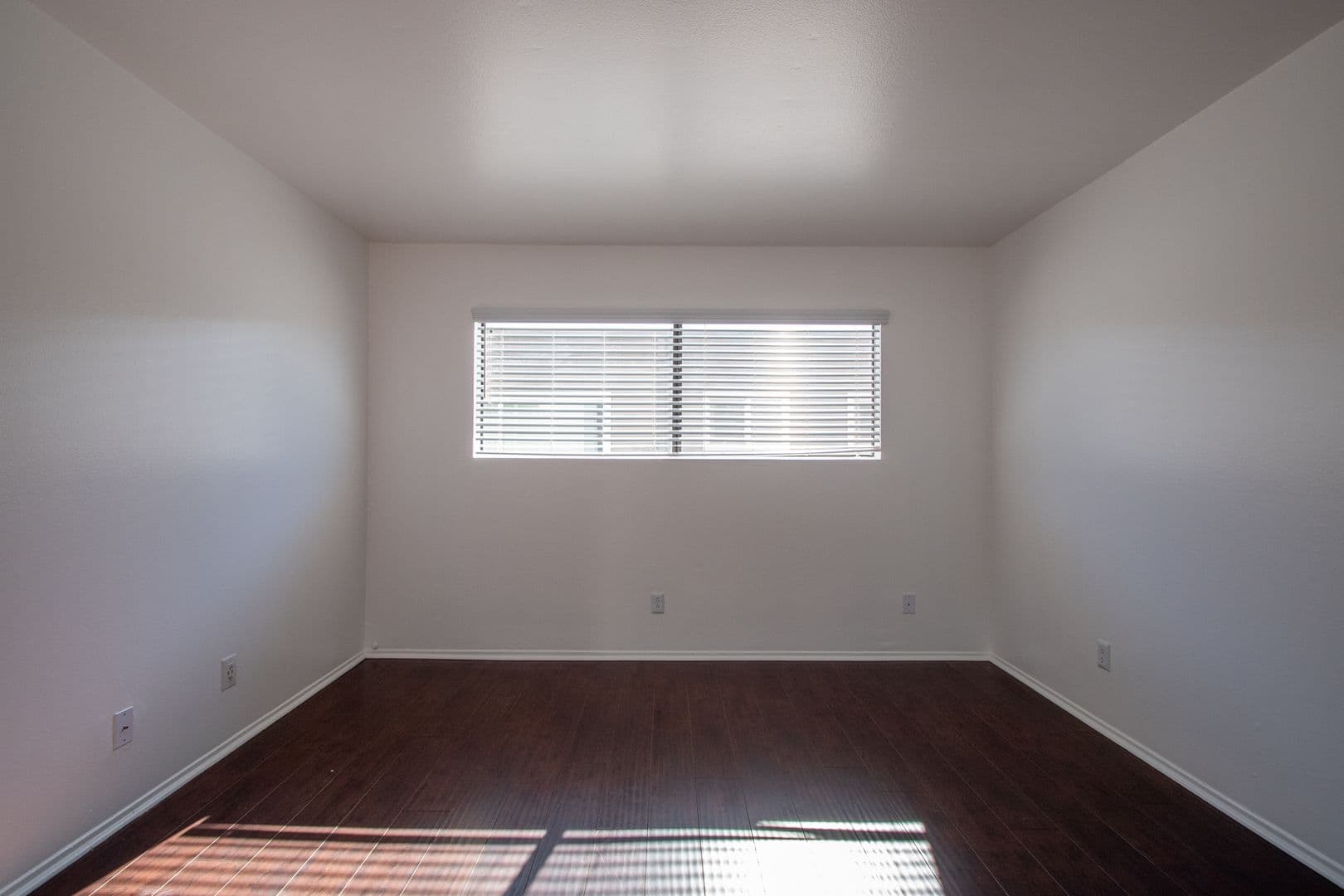 Valley Village Apartment: 12352 Burbank Blvd
