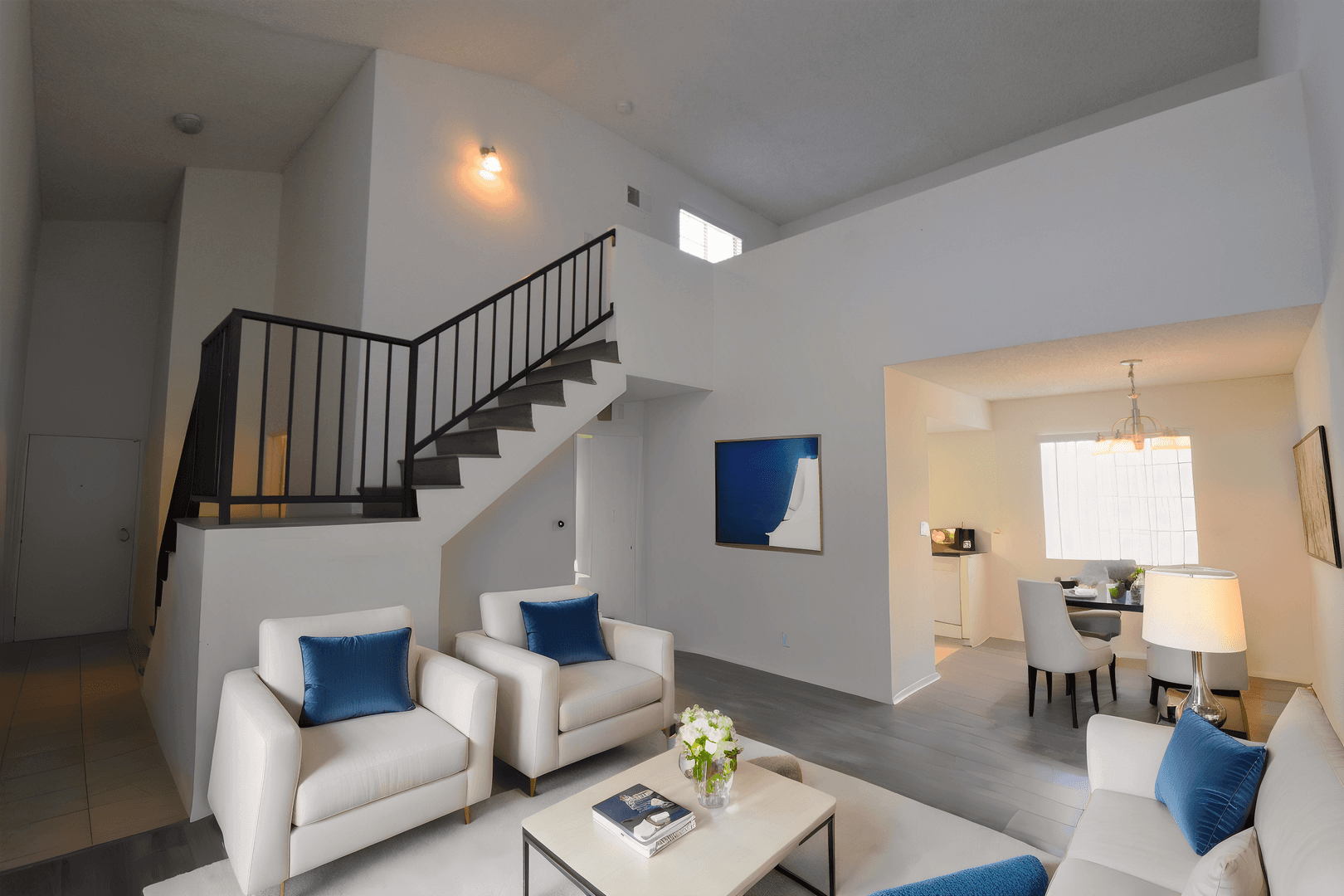 North Hollywood Apartment: 11416 Albers Street