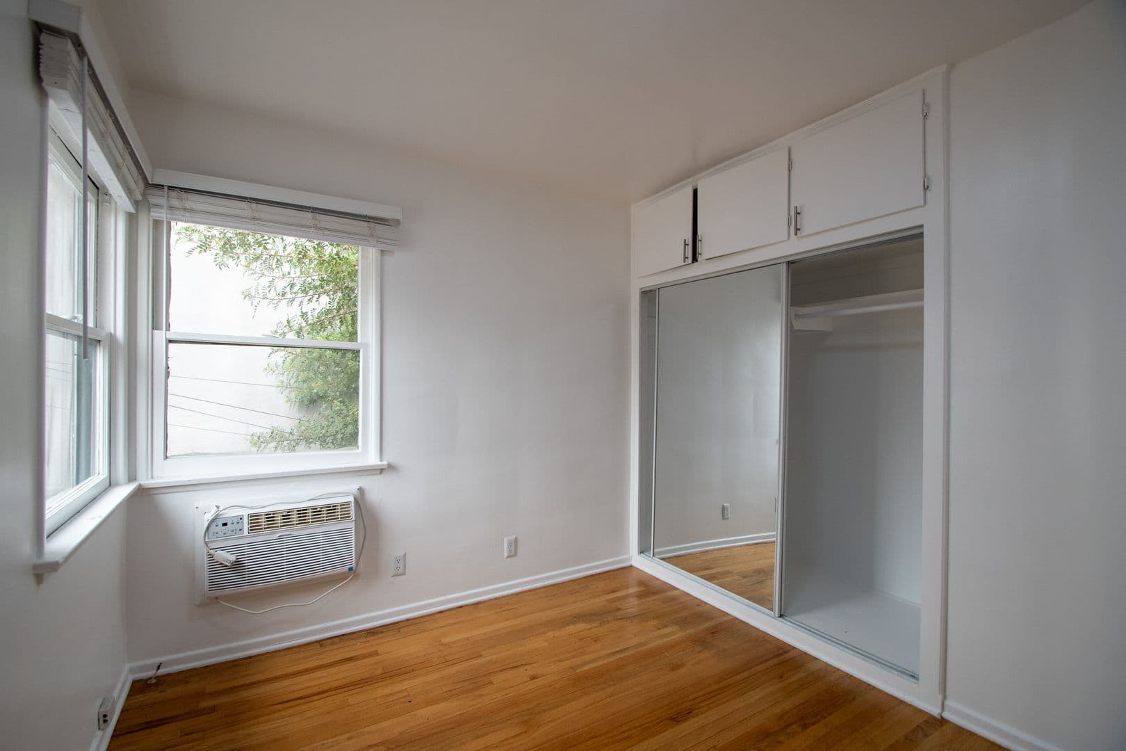 Studio City Apartment: 4413 Tujunga Avenue