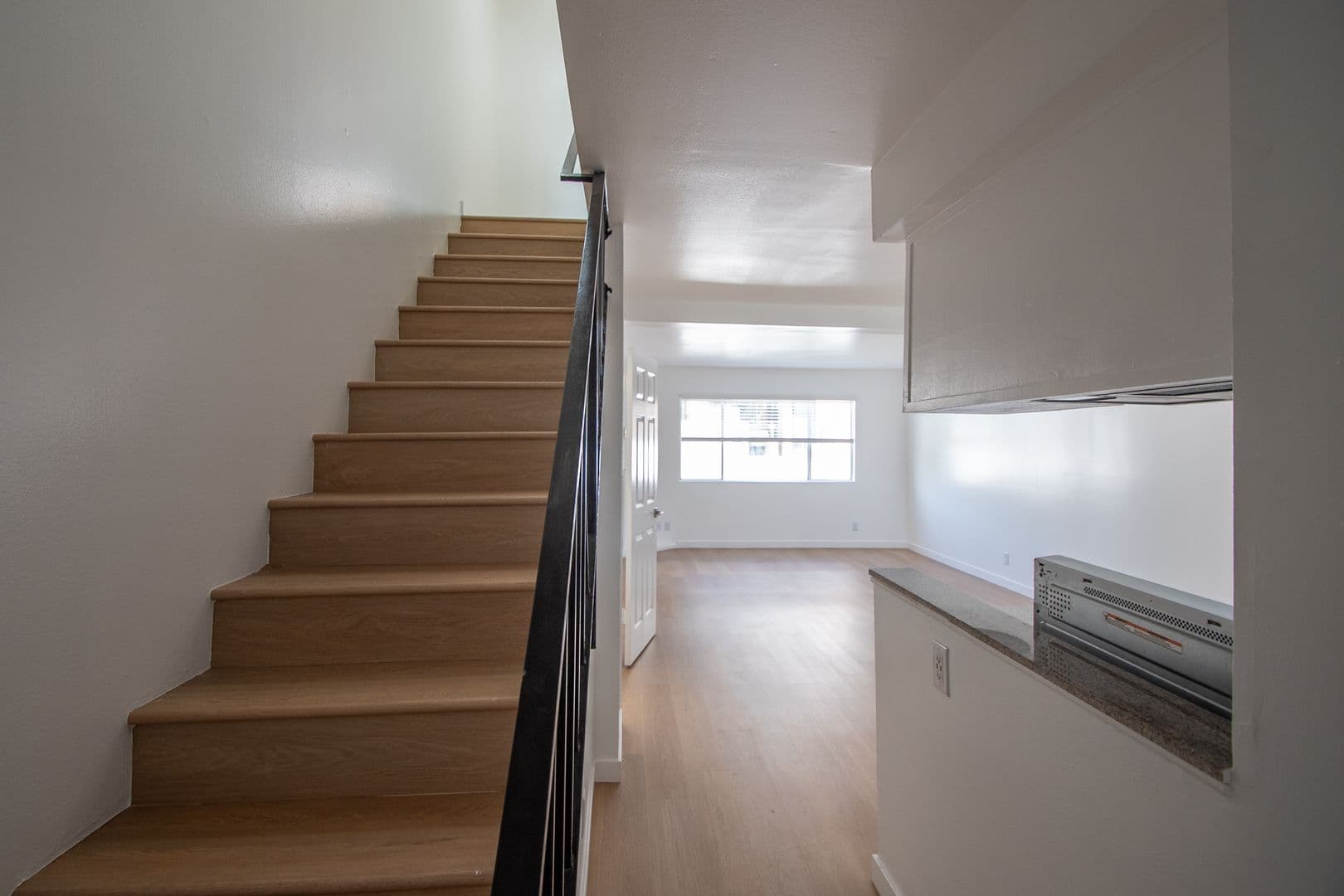 Valley Village Apartment: 5340 Whitsett Avenue
