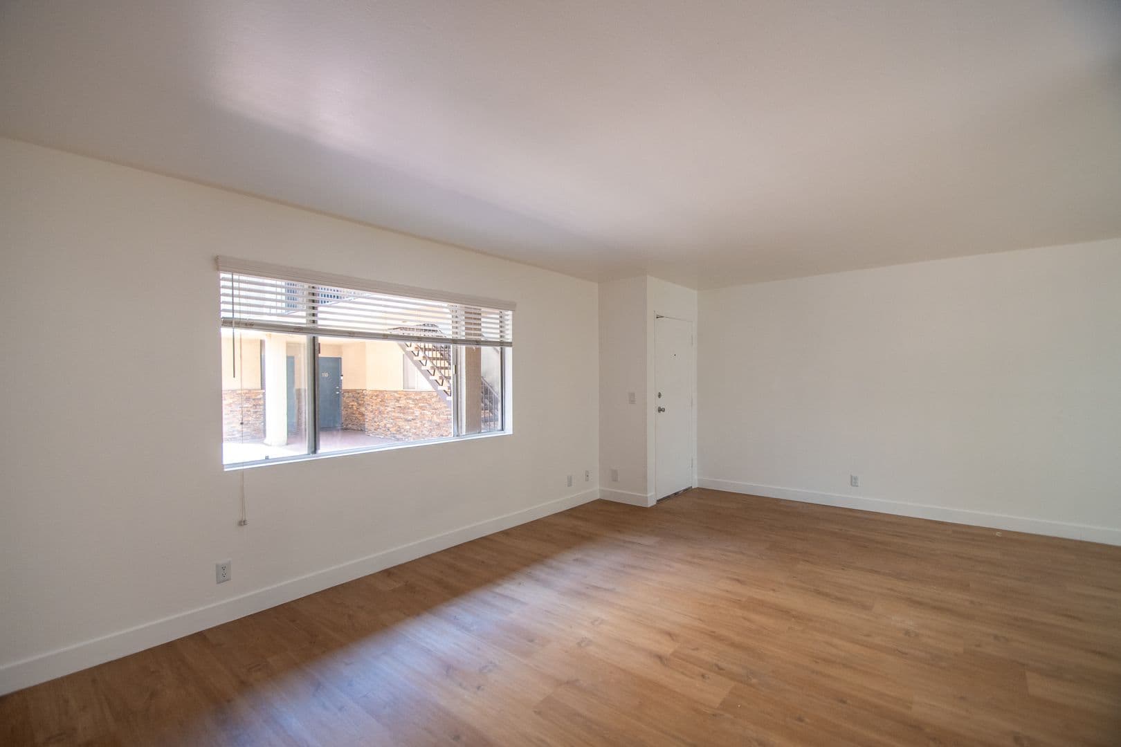 North Hollywood Apartment: 6401 Riverton Avenue