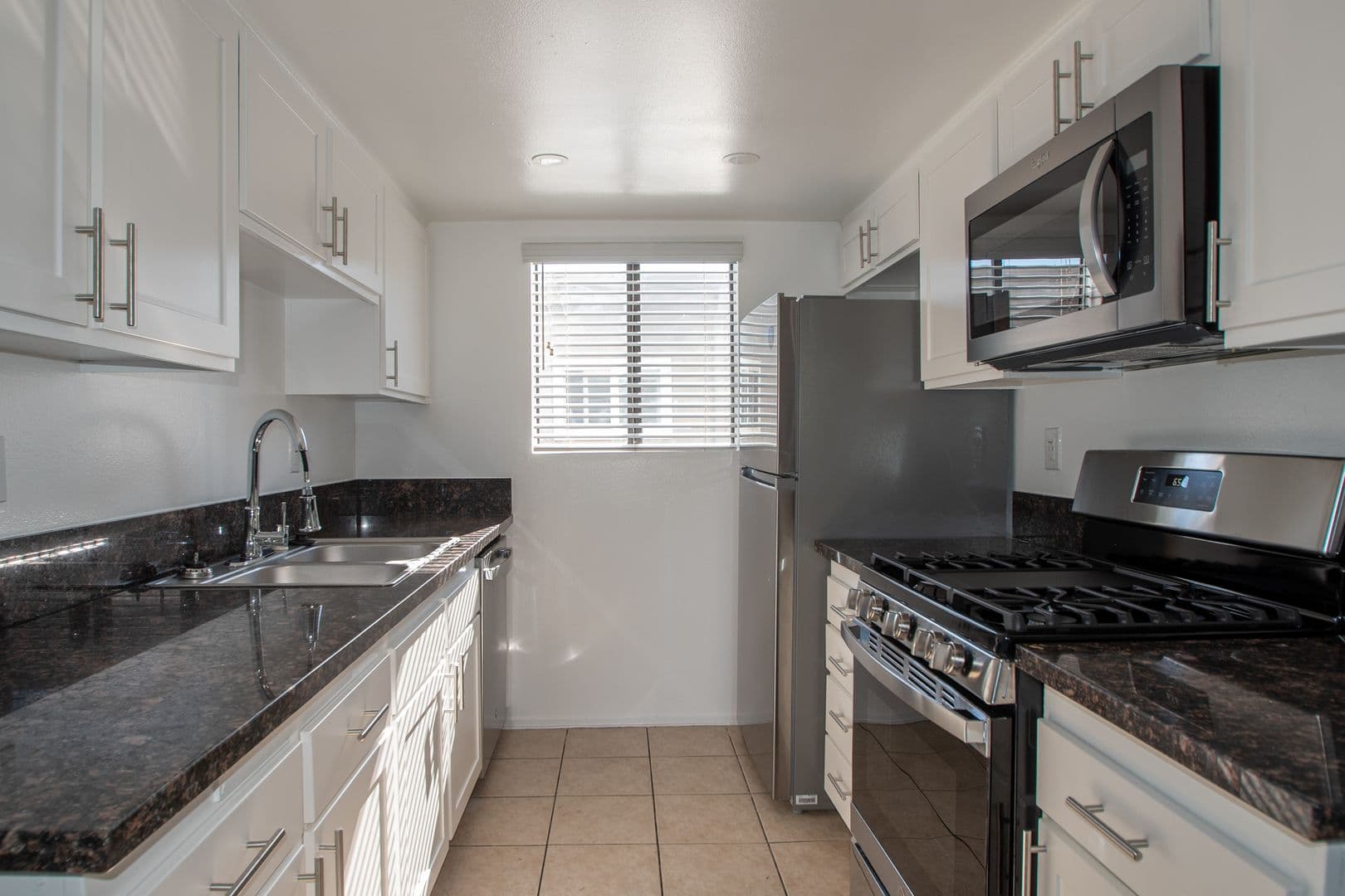 Valley Village Apartment: 12352 Burbank Blvd