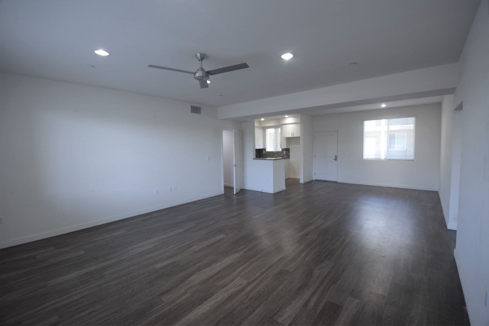 Panorama City Apartment: 7851 Ventura Canyon Avenue