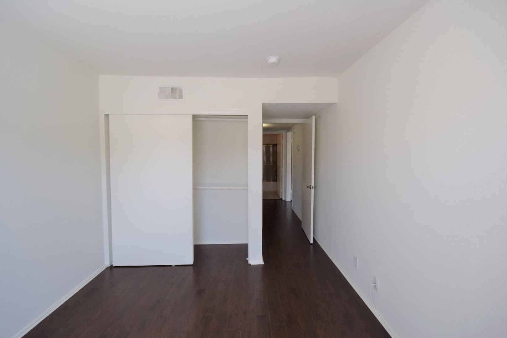 Studio City Apartment: 3960 Carpenter Avenue