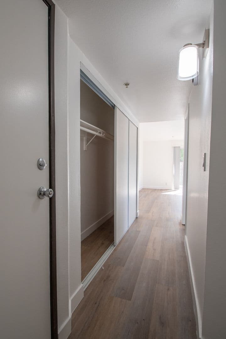 North Hollywood Apartment: 5002 Tujunga Avenue