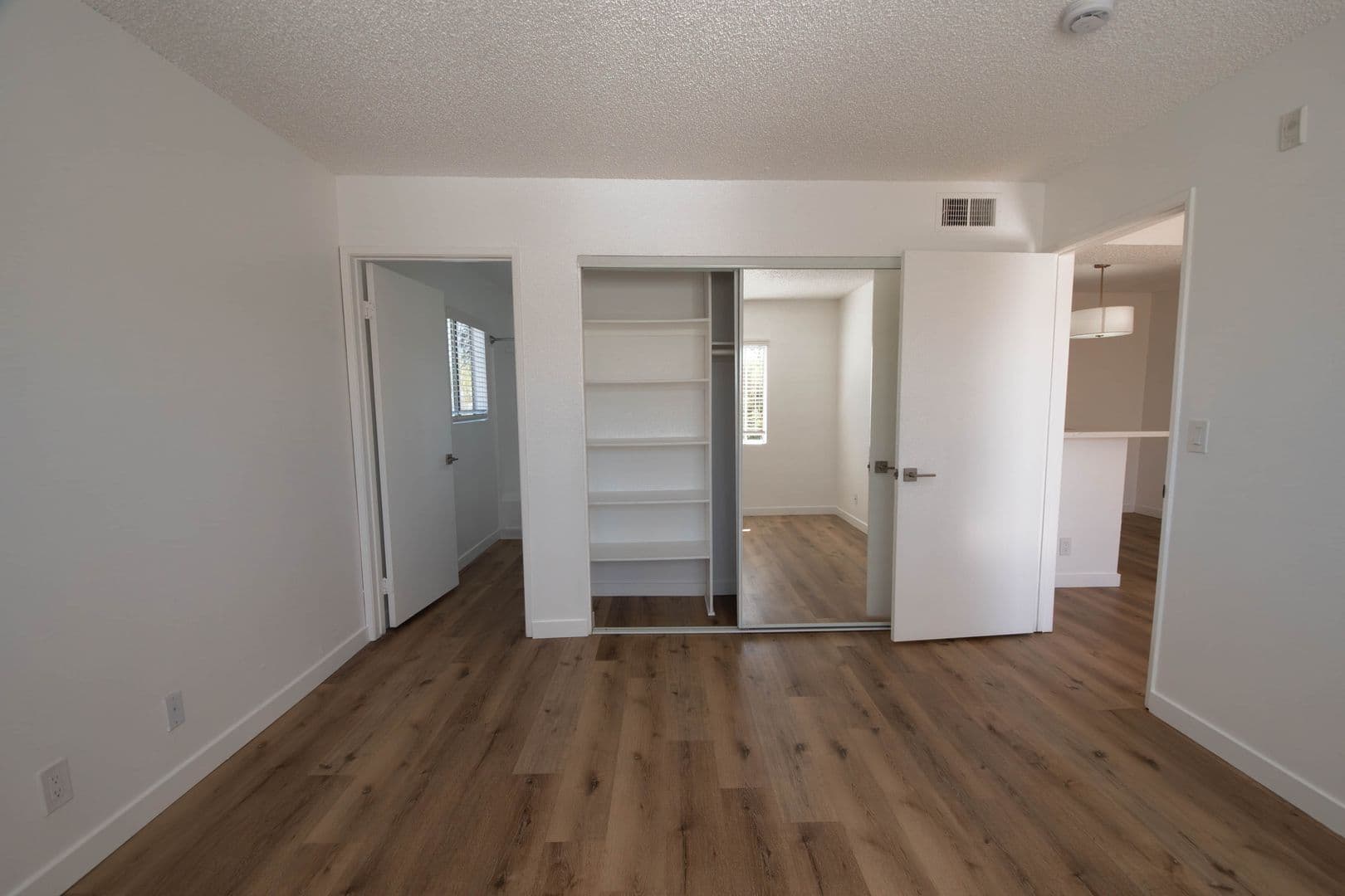 Canoga Park Apartment: 21350 Parthenia Street