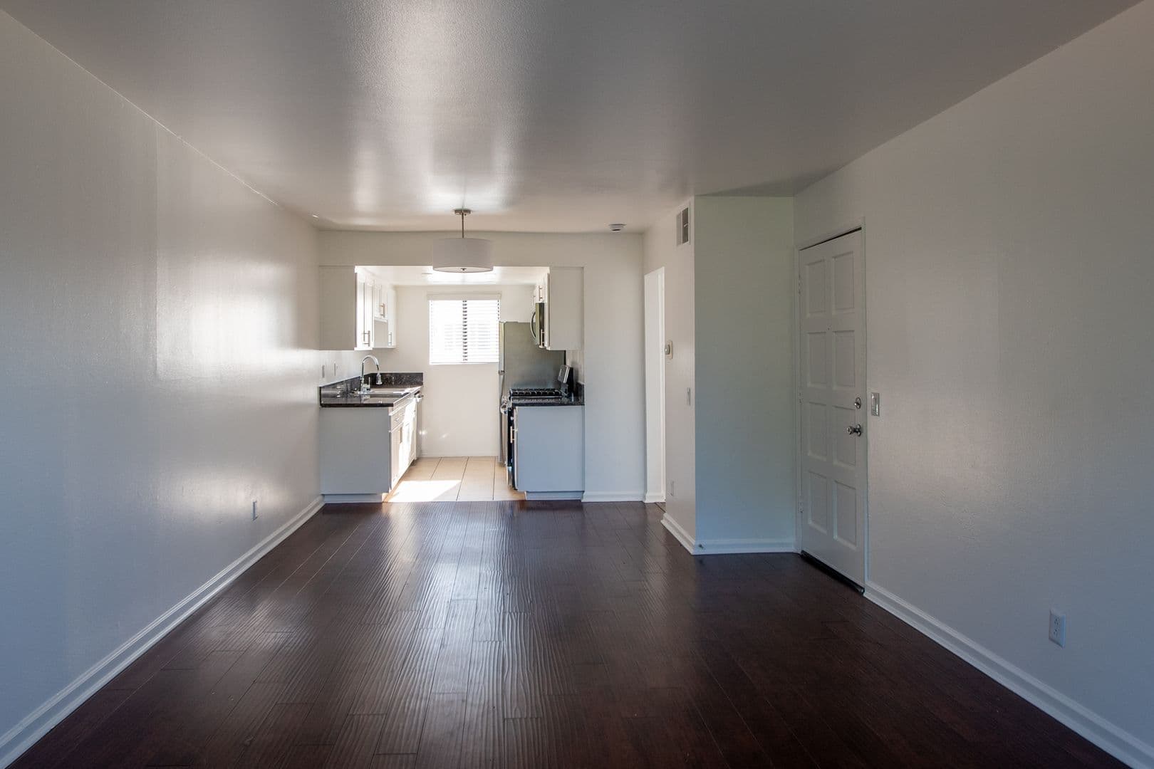 Valley Village Apartment: 12352 Burbank Blvd