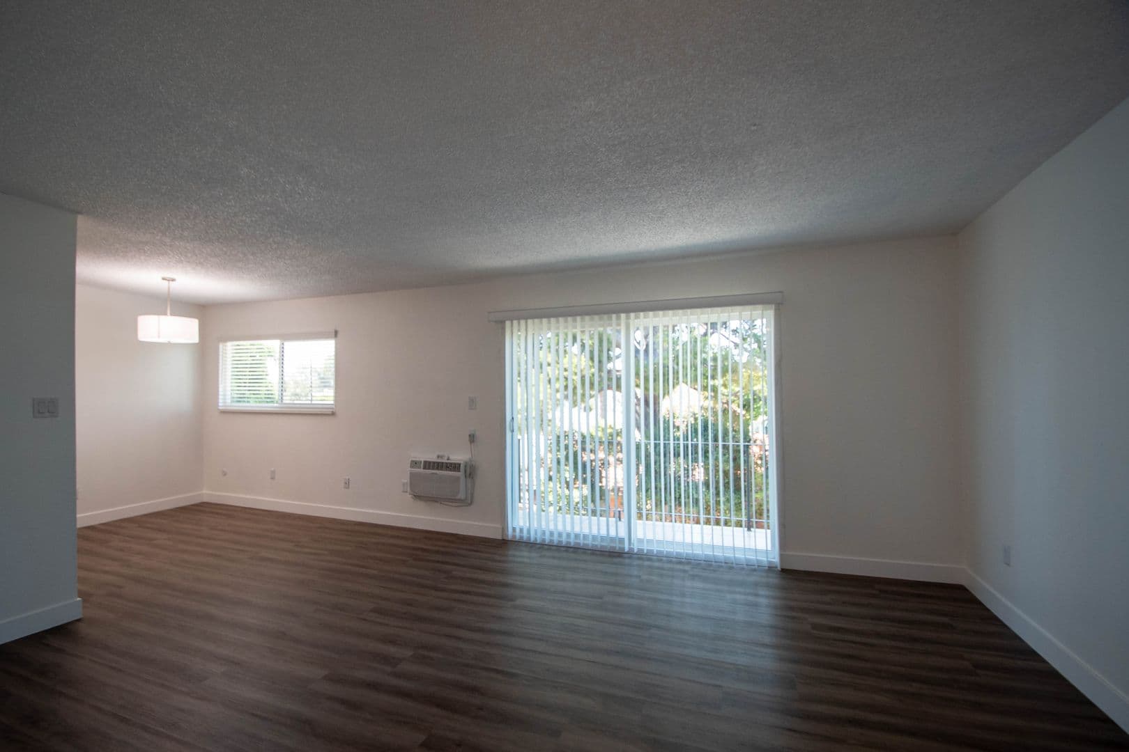 Van Nuys Apartment: 13019 Oxnard Street