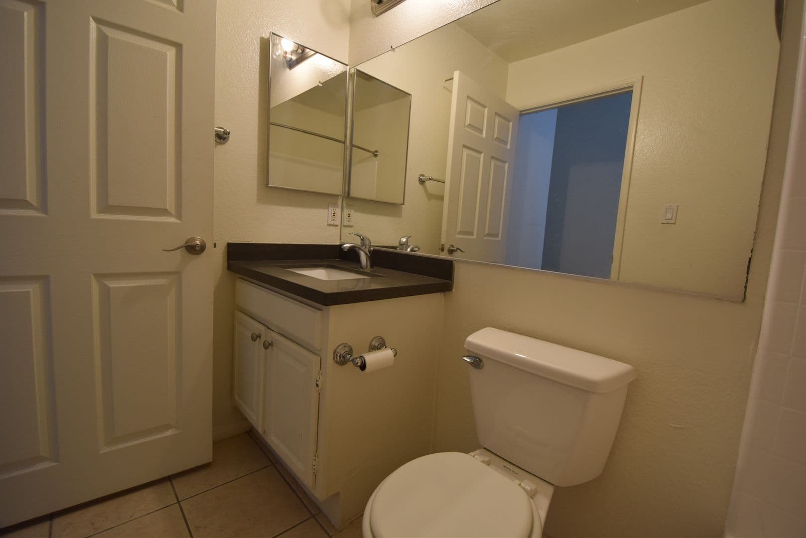North Hollywood Apartment: 11416 Albers Street