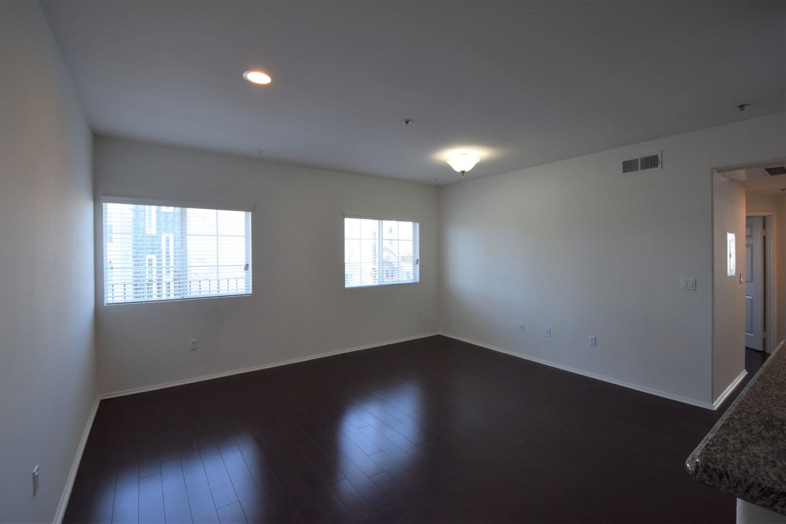 North Hollywood Apartment: 5500 Bonner Avenue