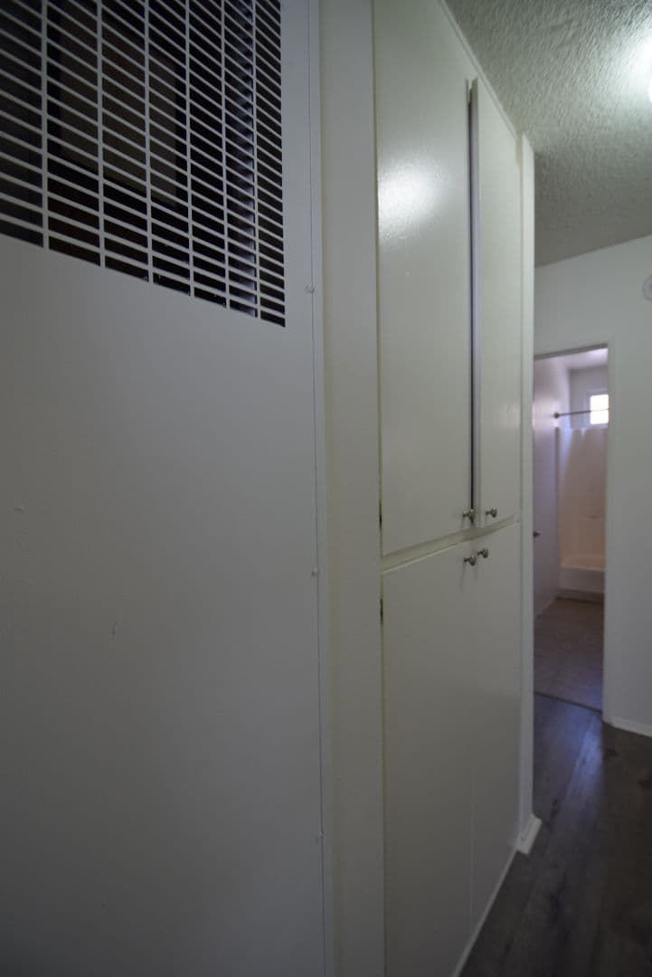 Van Nuys Apartment: 14142 Victory Boulevard