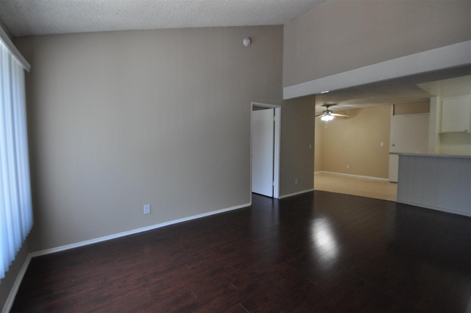 Van Nuys Apartment: 7350 Kester Avenue