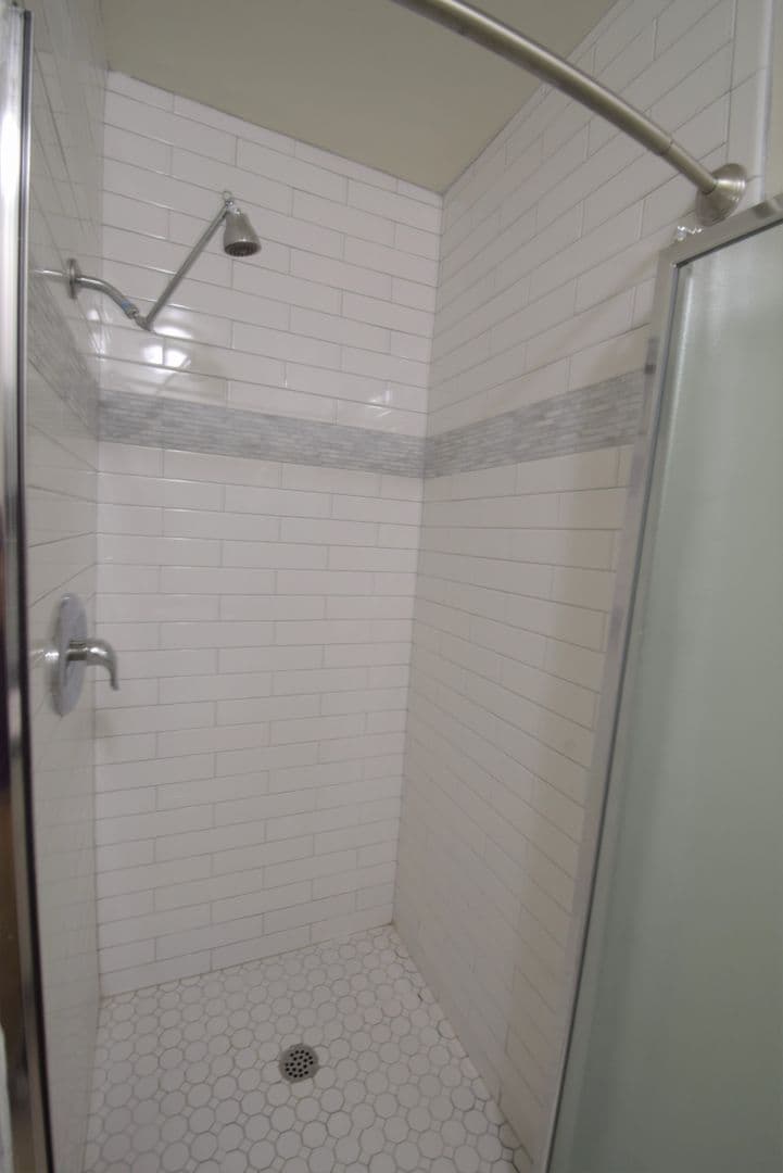 North Hollywood Apartment: 11310 Camarillo Street