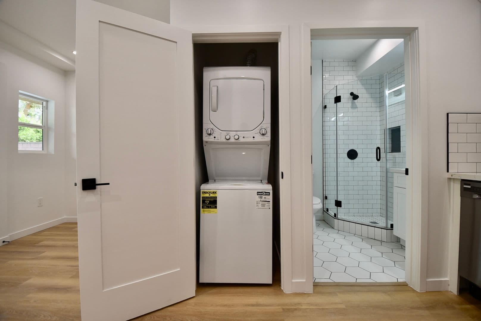 North Hollywood Apartment: 5744 Colfax Avenue