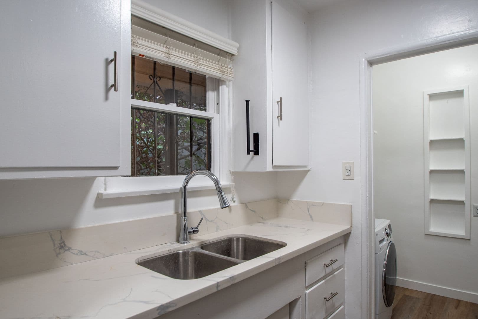 Studio City Apartment: 4413 Tujunga Avenue