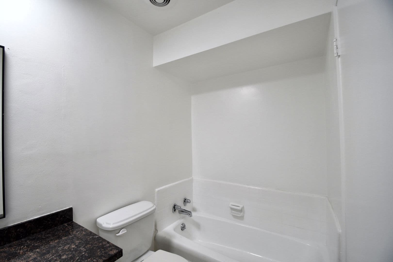 North Hollywood Apartment: 11310 Camarillo Street