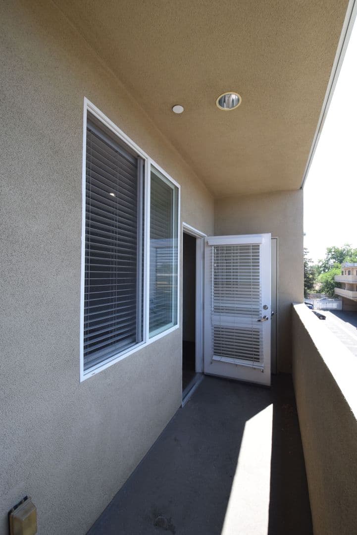 Panorama City Apartment: 7851 Ventura Canyon Avenue