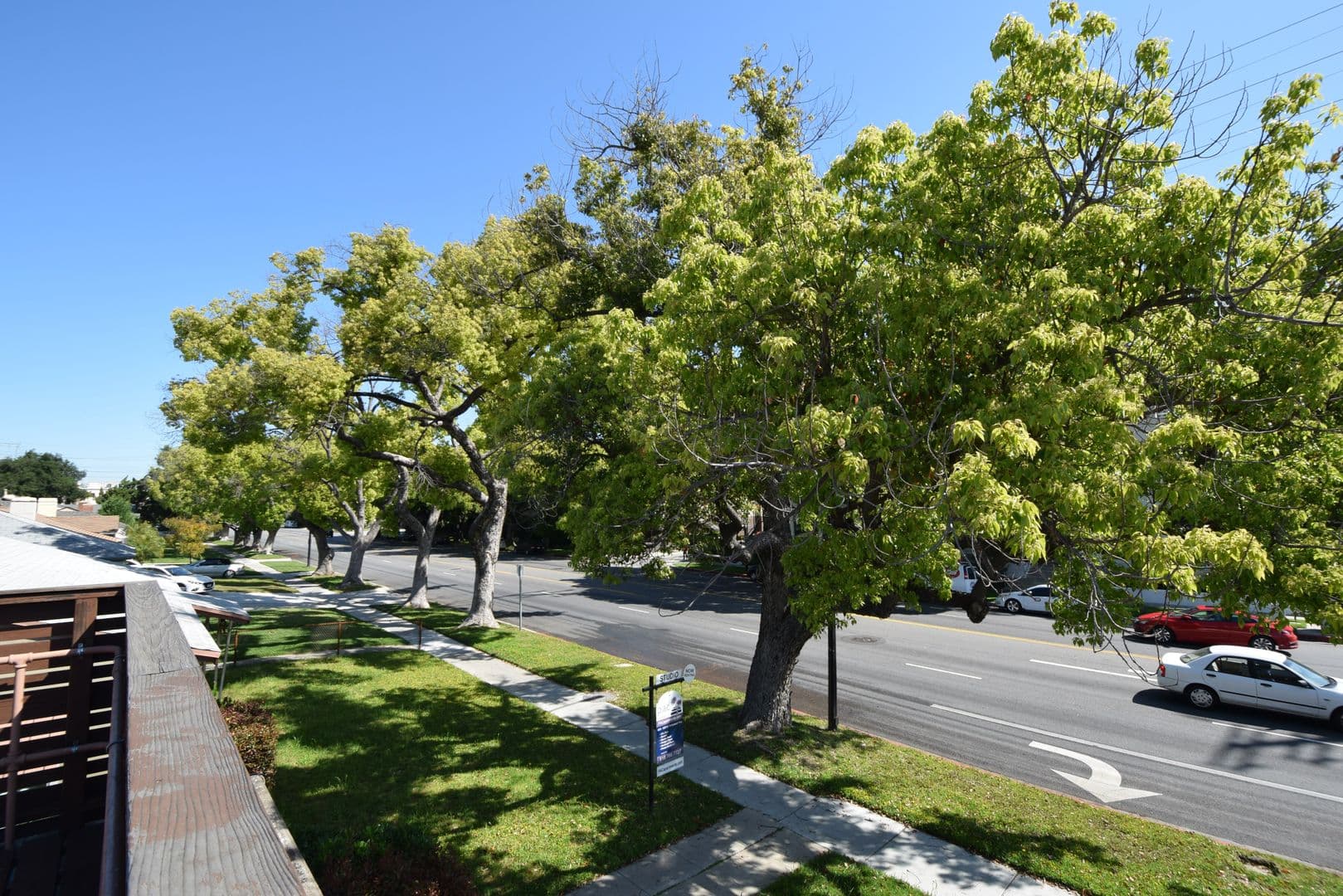 Burbank Apartment: 605-609 North Hollywood Way