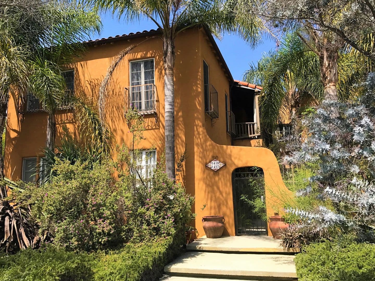 Los Angeles Apartment: 1415 S Sierra Bonita Avenue
