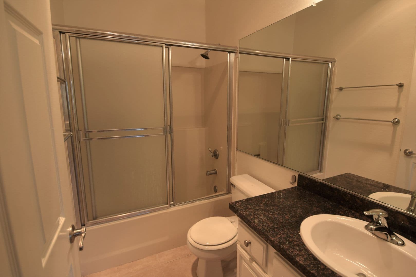 Studio City Apartment: 11594 Moorpark Street