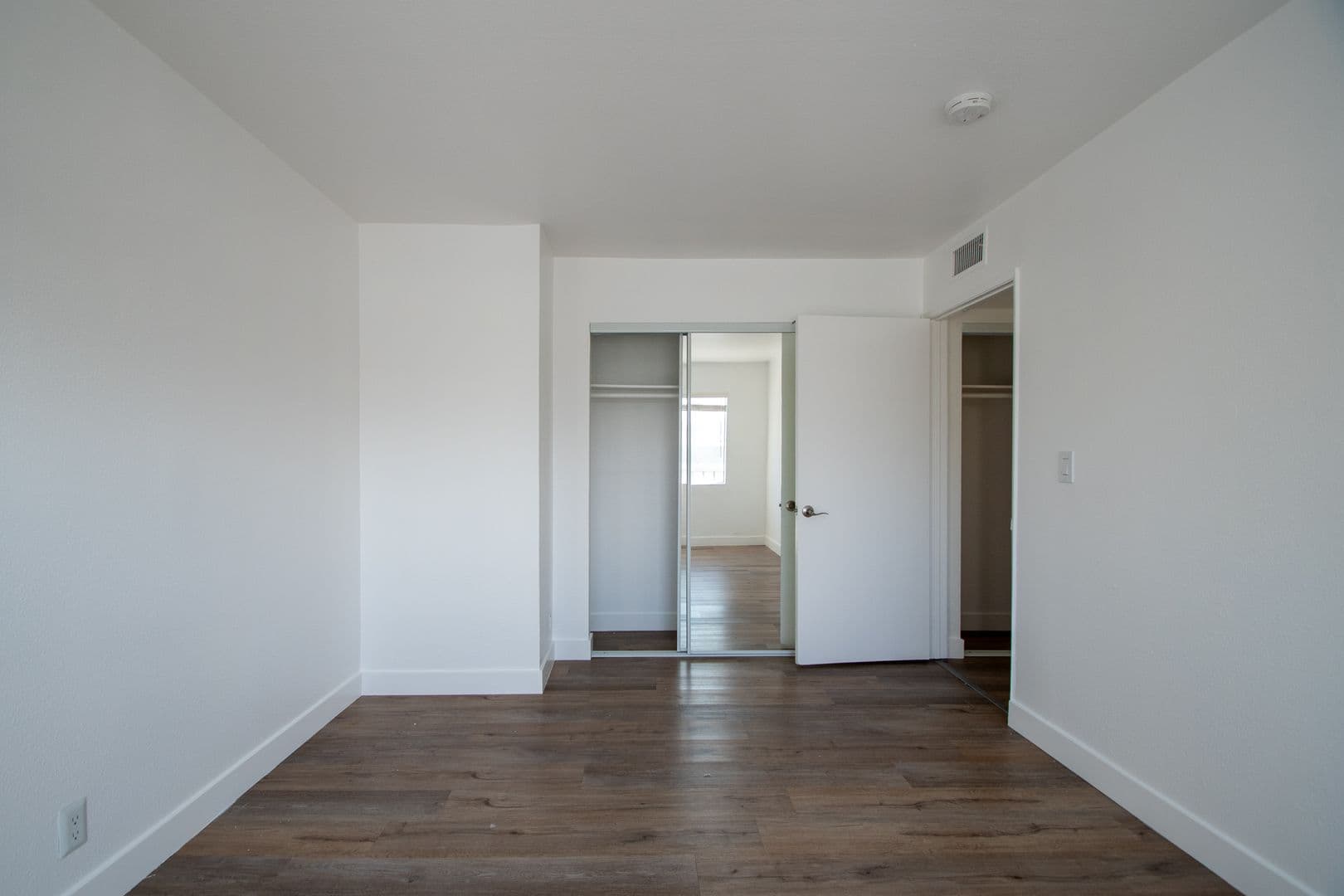 North Hollywood Apartment: 5002 Tujunga Avenue
