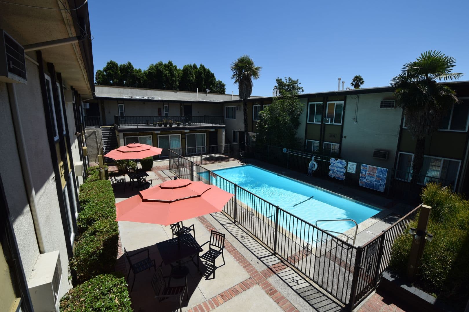 Van Nuys Apartment: 7350 Kester Avenue