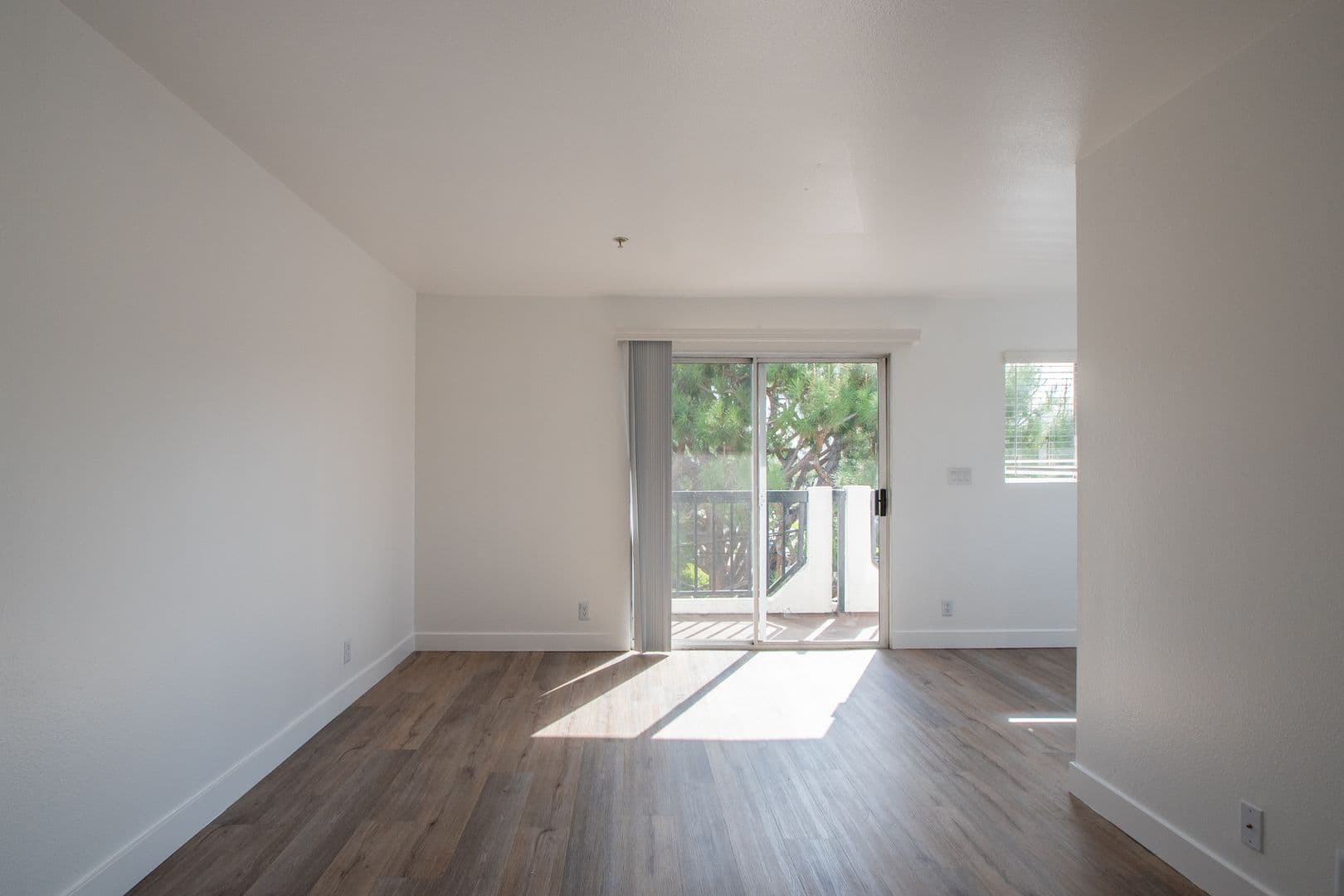 North Hollywood Apartment: 5002 Tujunga Avenue