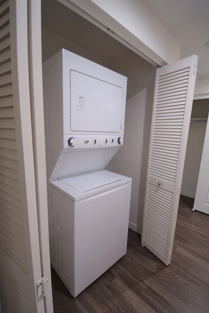 Panorama City Apartment: 7851 Ventura Canyon Avenue