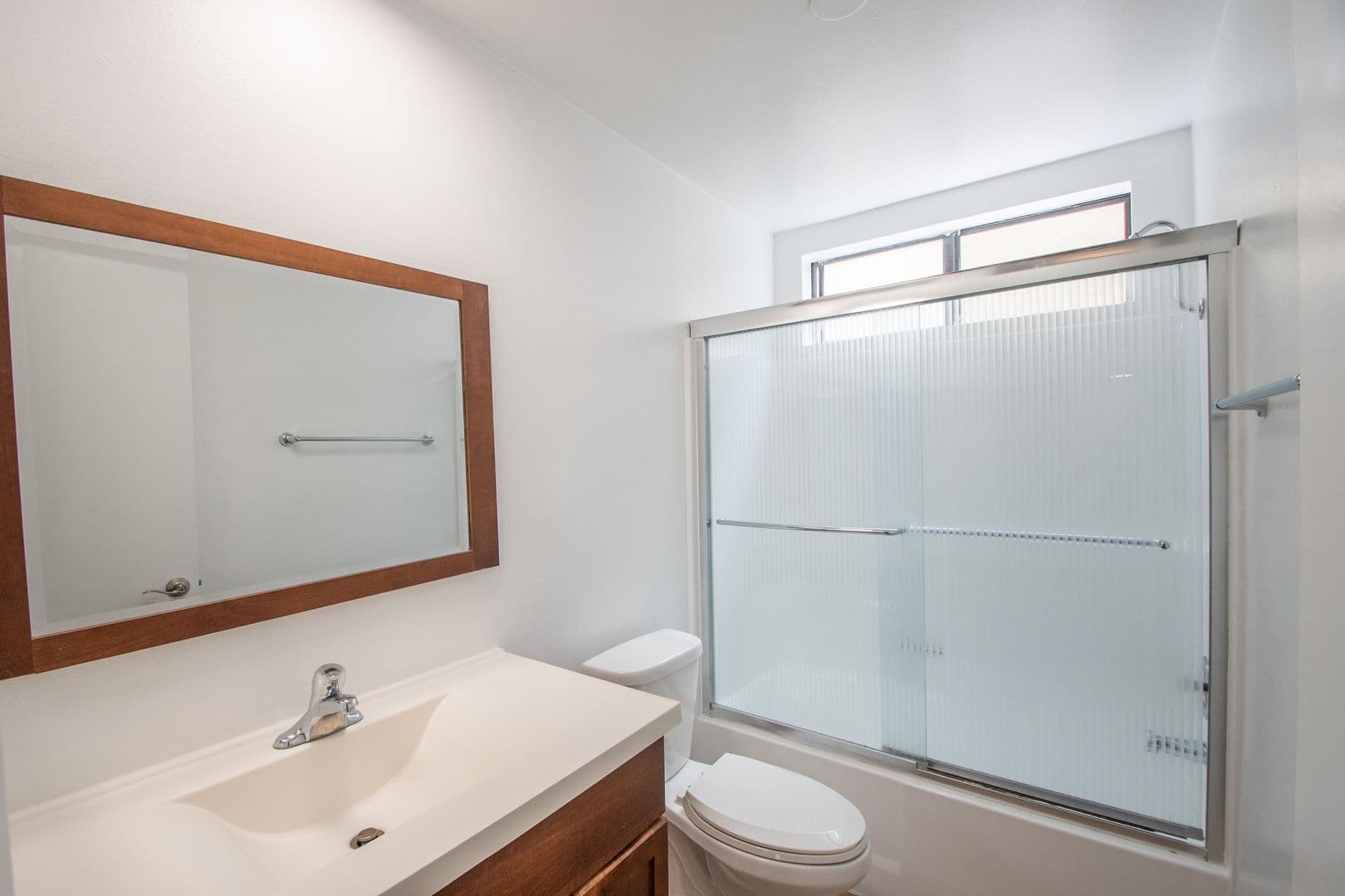 Sherman Oaks Apartment: 15128-44 Burbank Boulevard