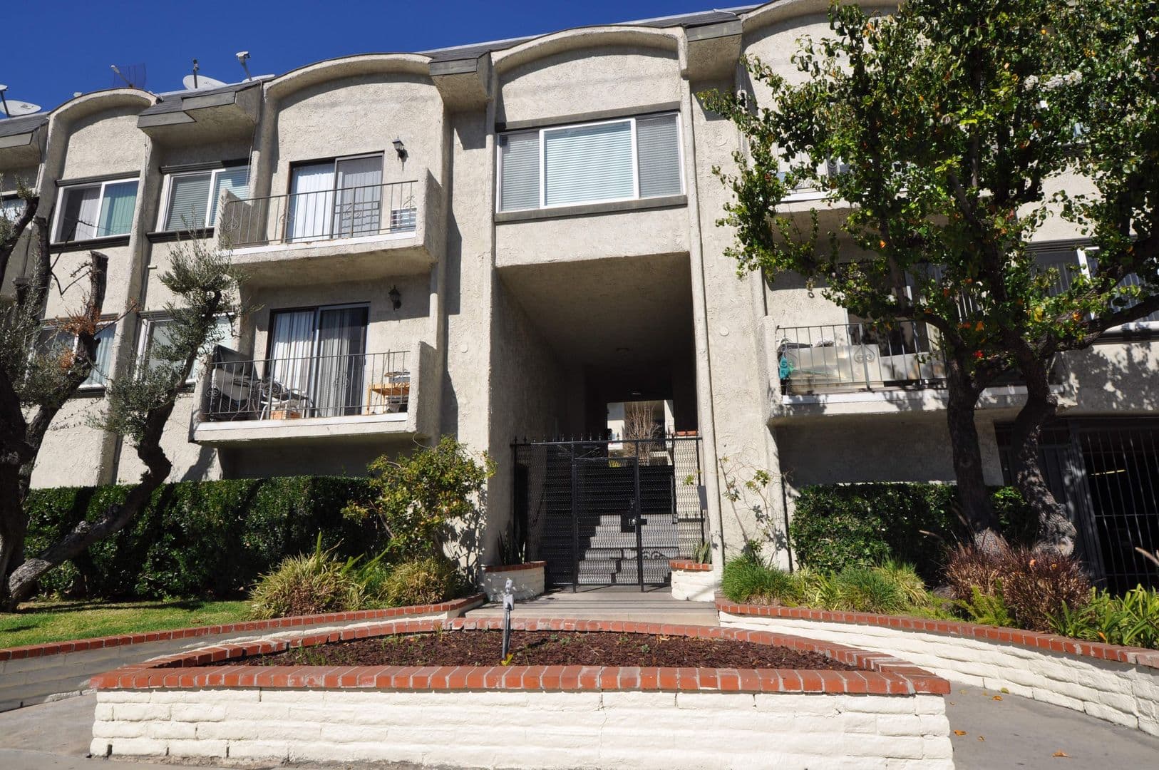 Van Nuys Apartment: 13019 Oxnard Street