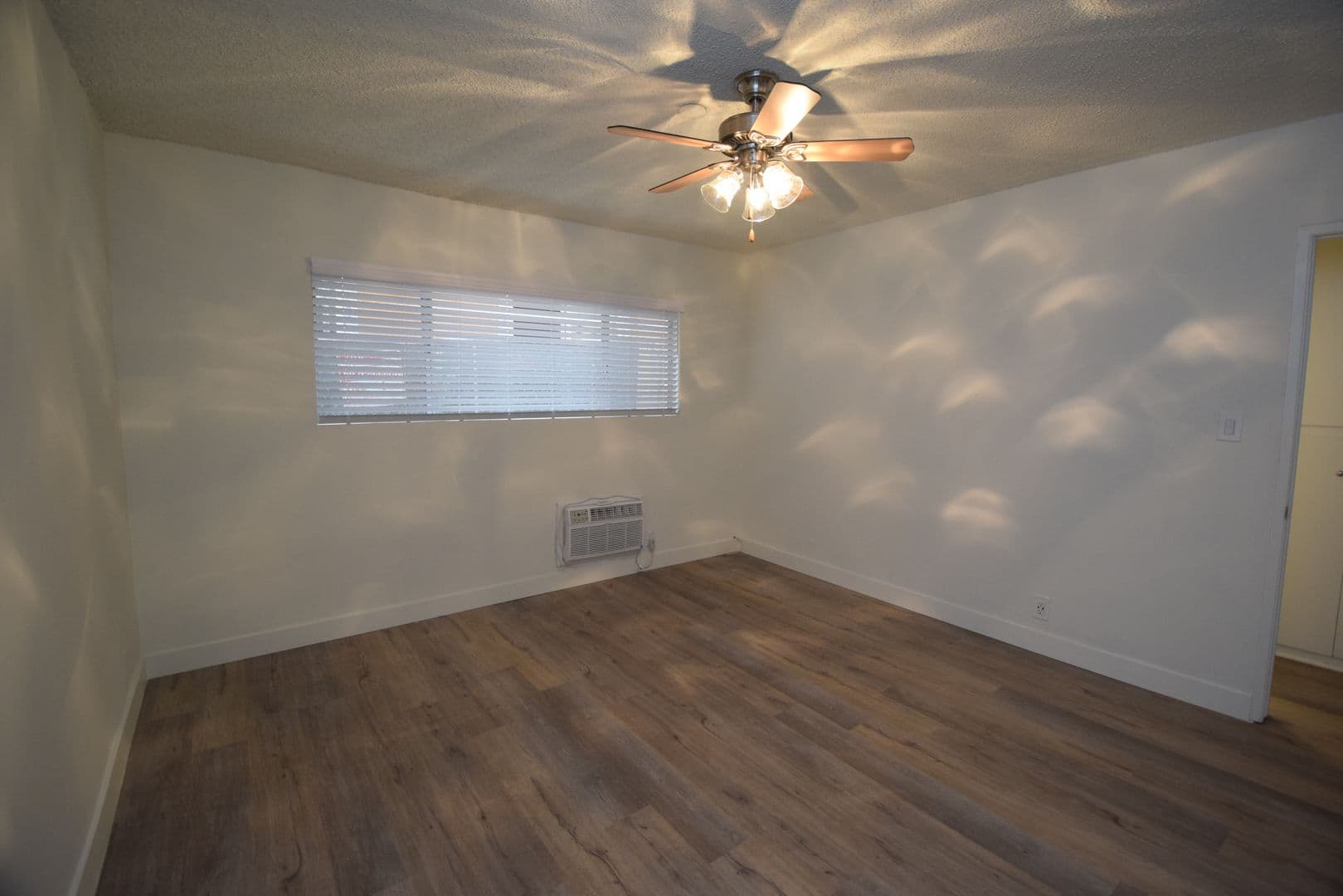 North Hollywood Apartment: 10855 Morrison Street