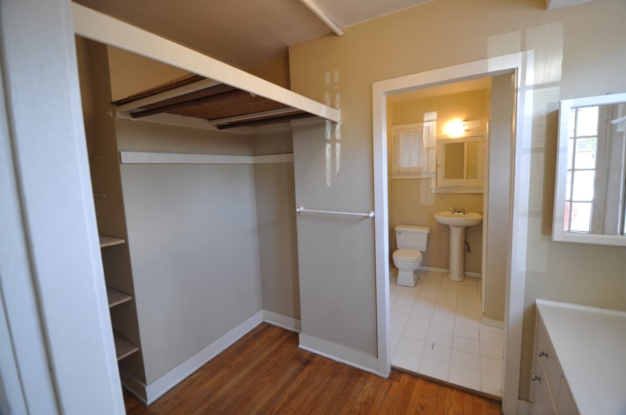Santa Barbara Apartment: 121 W Arrellaga Street