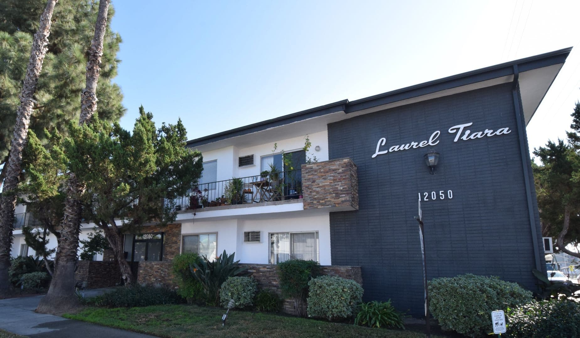 Valley Village Apartment: 12050 Tiara Street
