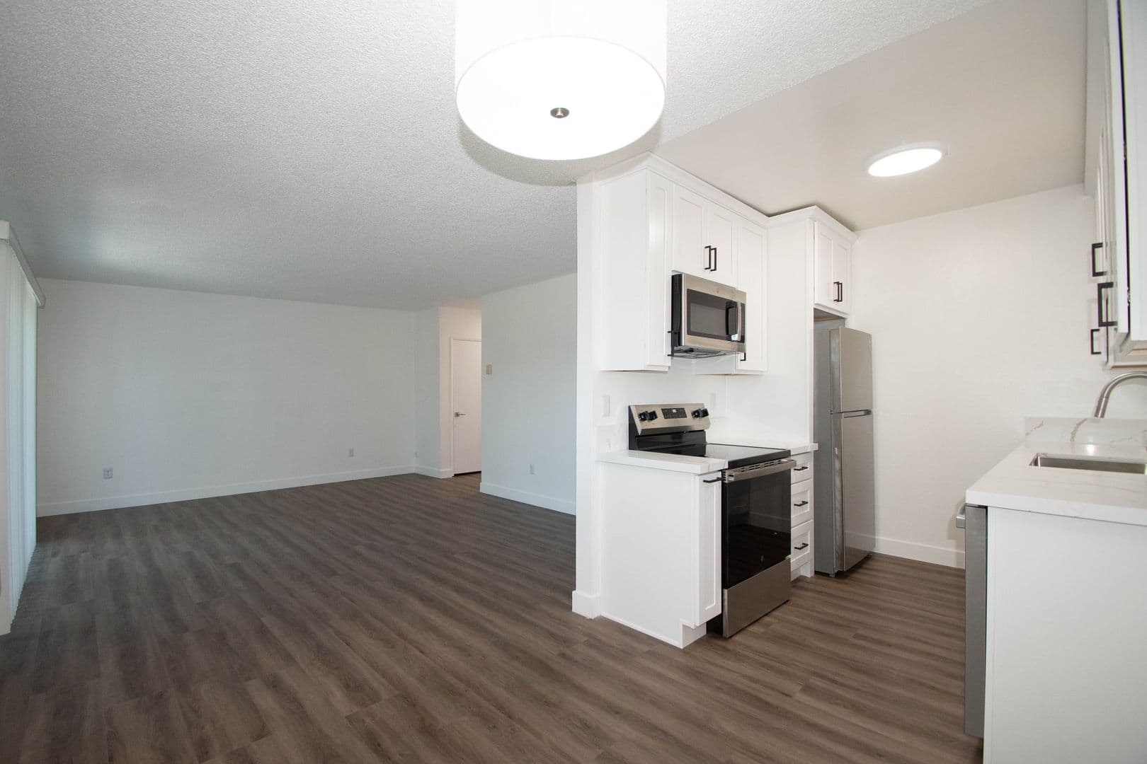 Van Nuys Apartment: 13019 Oxnard Street
