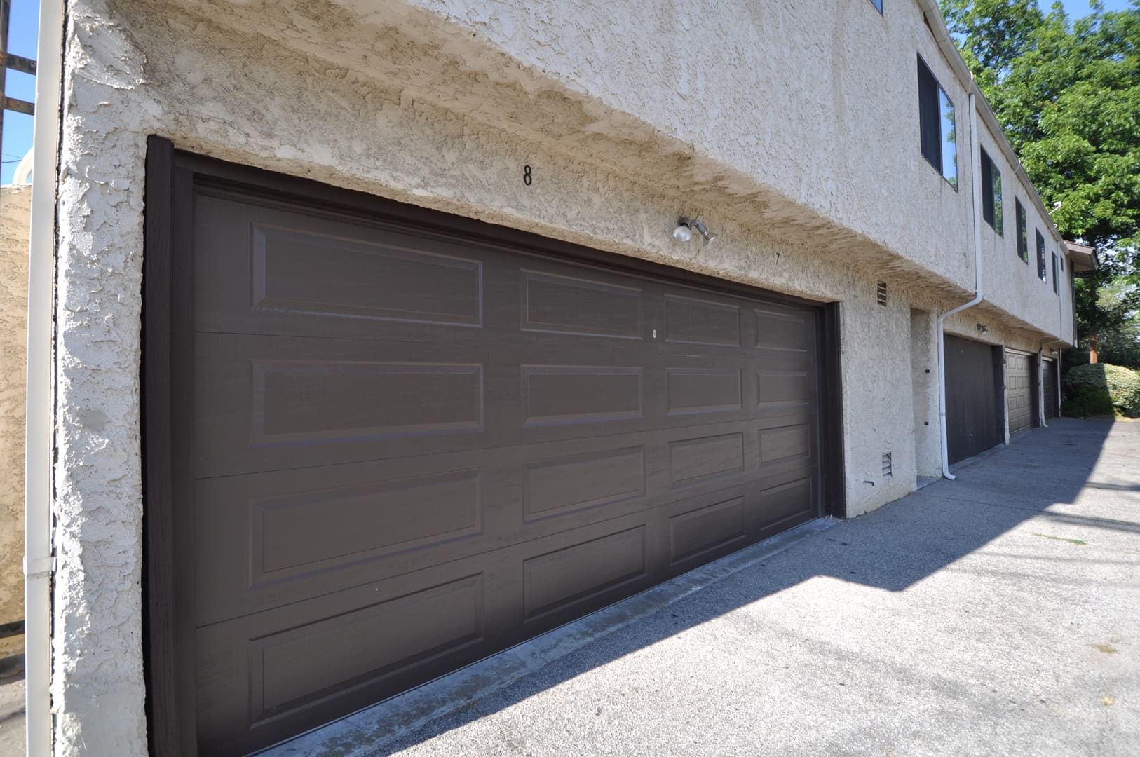 Sherman Oaks Apartment: 5617 Woodman Avenue