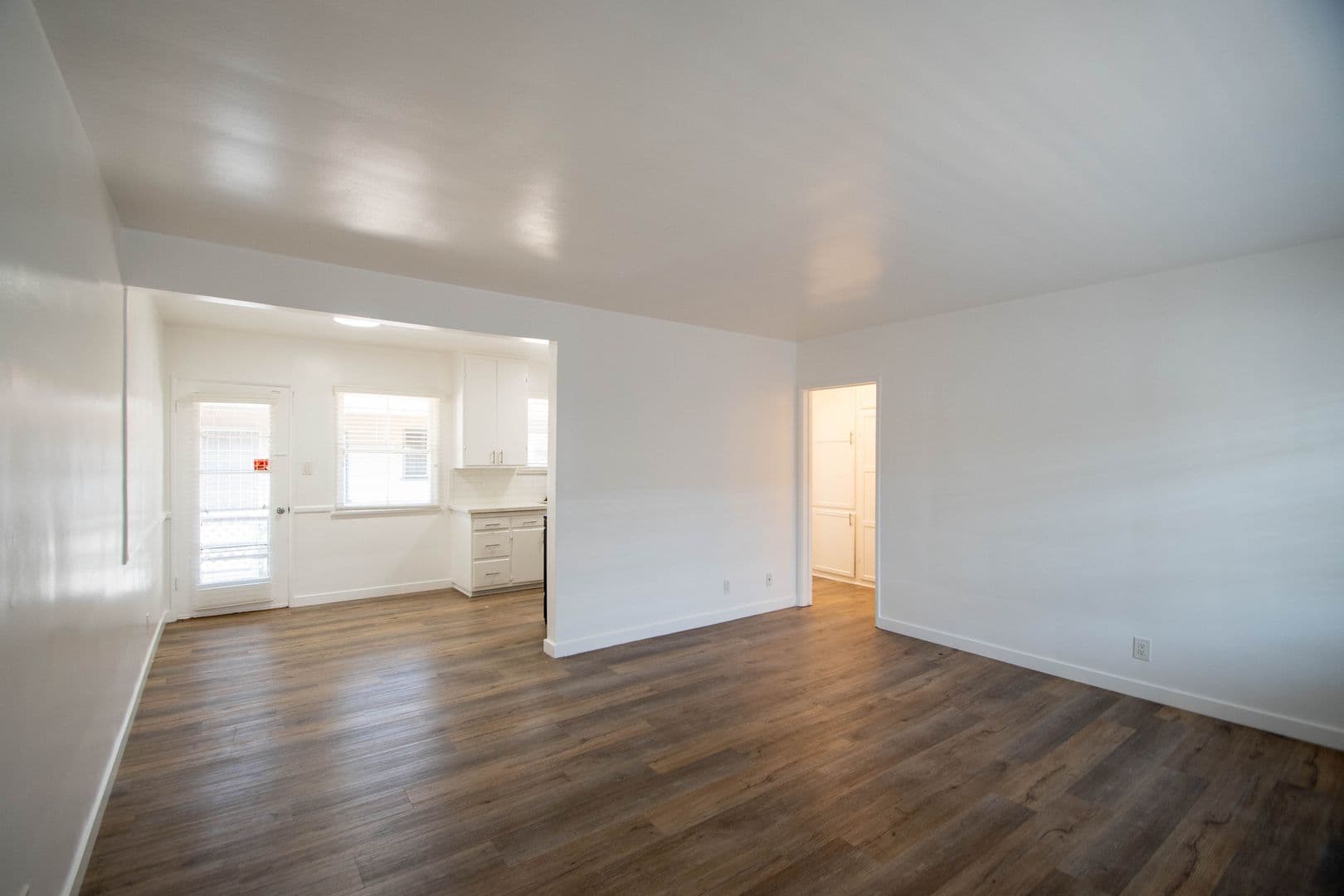 Valley Village Apartment: 12807-13 Burbank Blvd