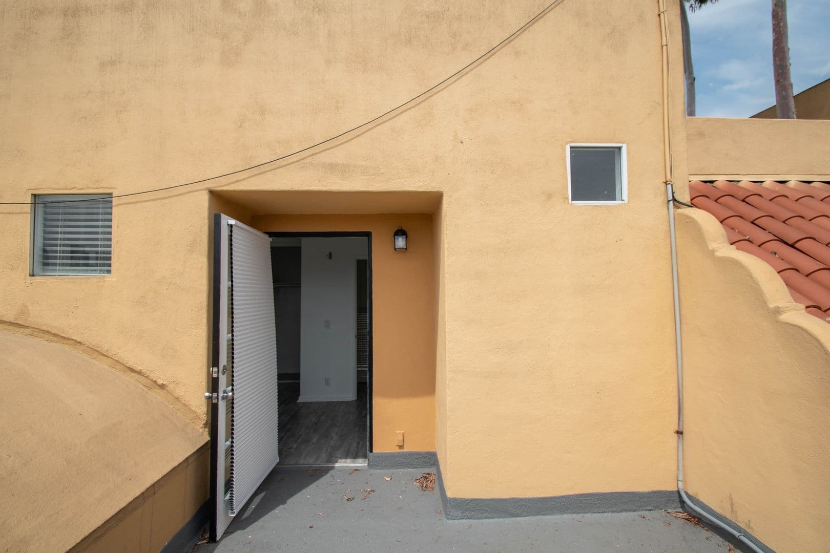 Los Angeles Apartment: 425 Alvarado Street