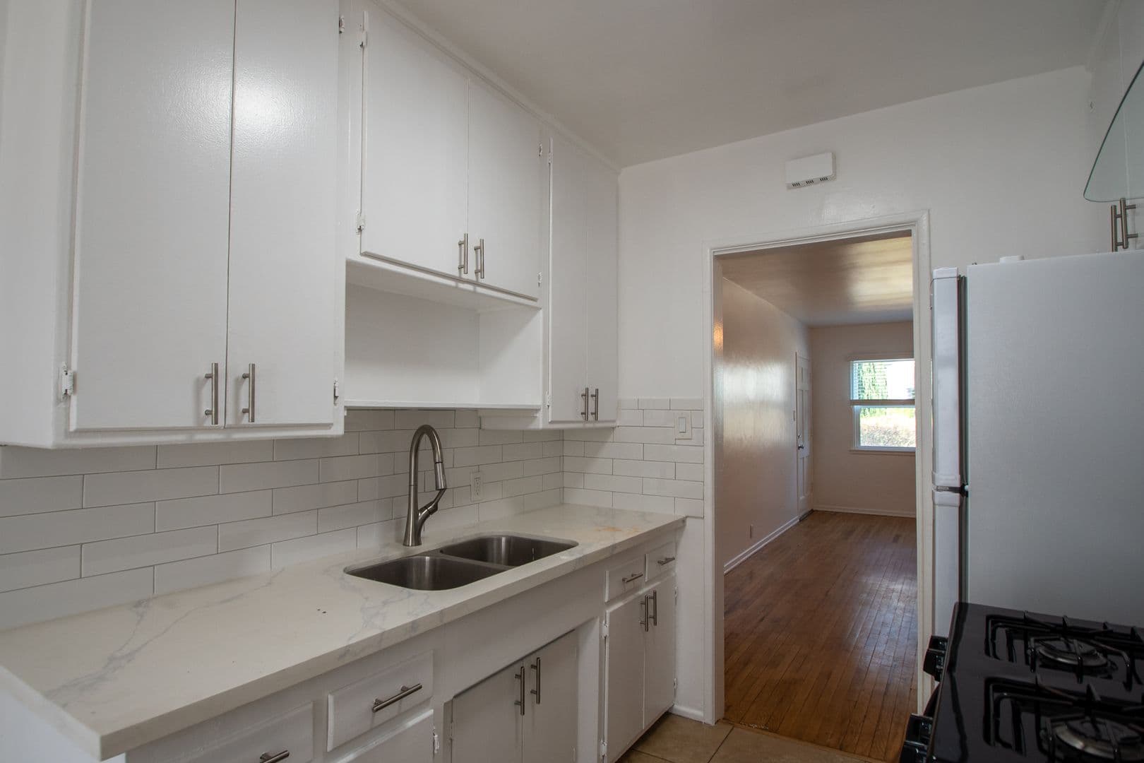 North Hollywood Apartment: 6308 Vineland Avenue