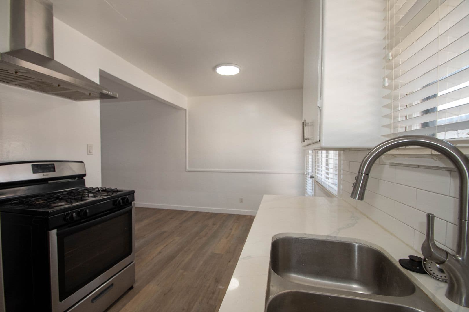 Valley Village Apartment: 12807-13 Burbank Blvd