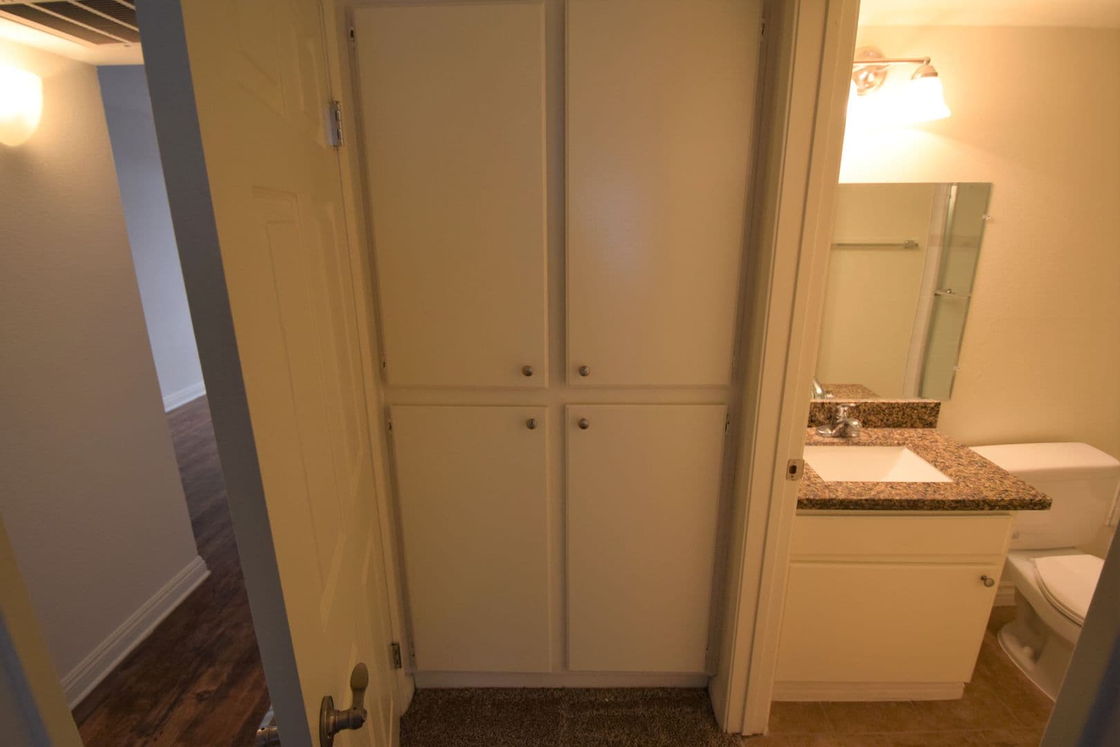 Canoga Park Apartment: 21306 Parthenia Street