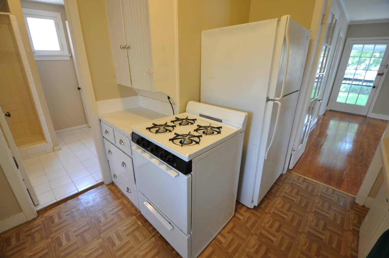 Santa Barbara Apartment: 121 W Arrellaga Street