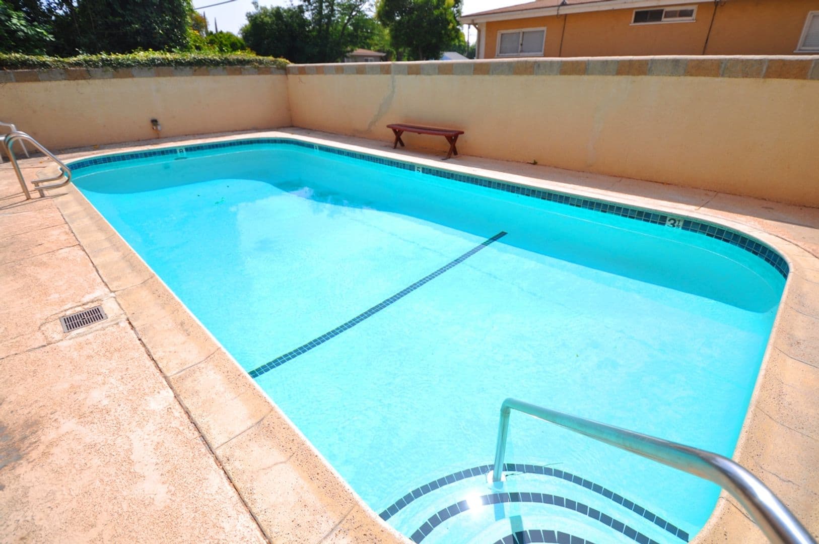 Reseda Apartment: 19425 Haynes Street