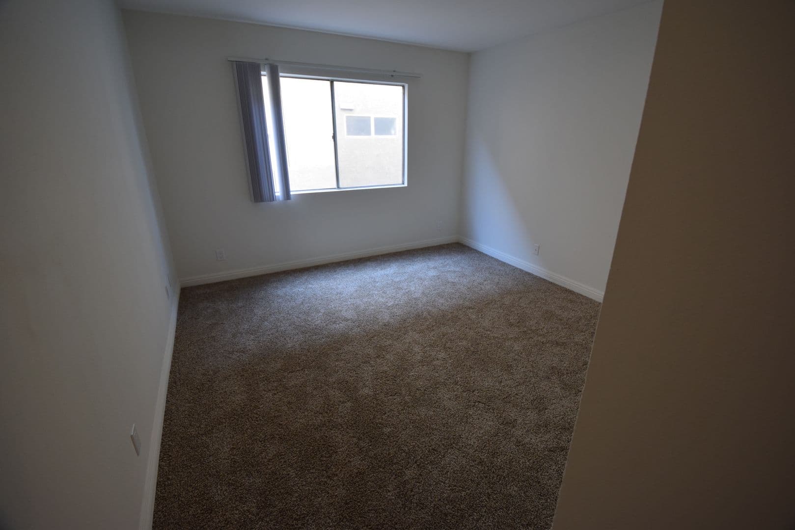 Canoga Park Apartment: 21306 Parthenia Street