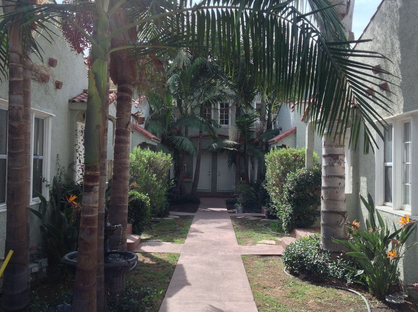Los Angeles Apartment: 5212 Fountain Avenue