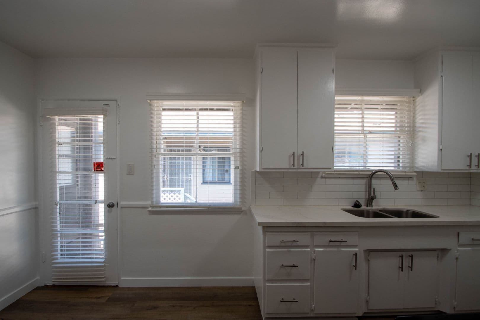 Valley Village Apartment: 12807-13 Burbank Blvd