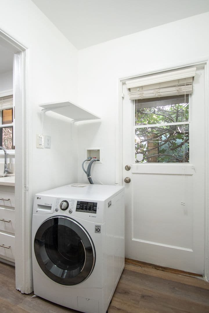 Studio City Apartment: 4413 Tujunga Avenue