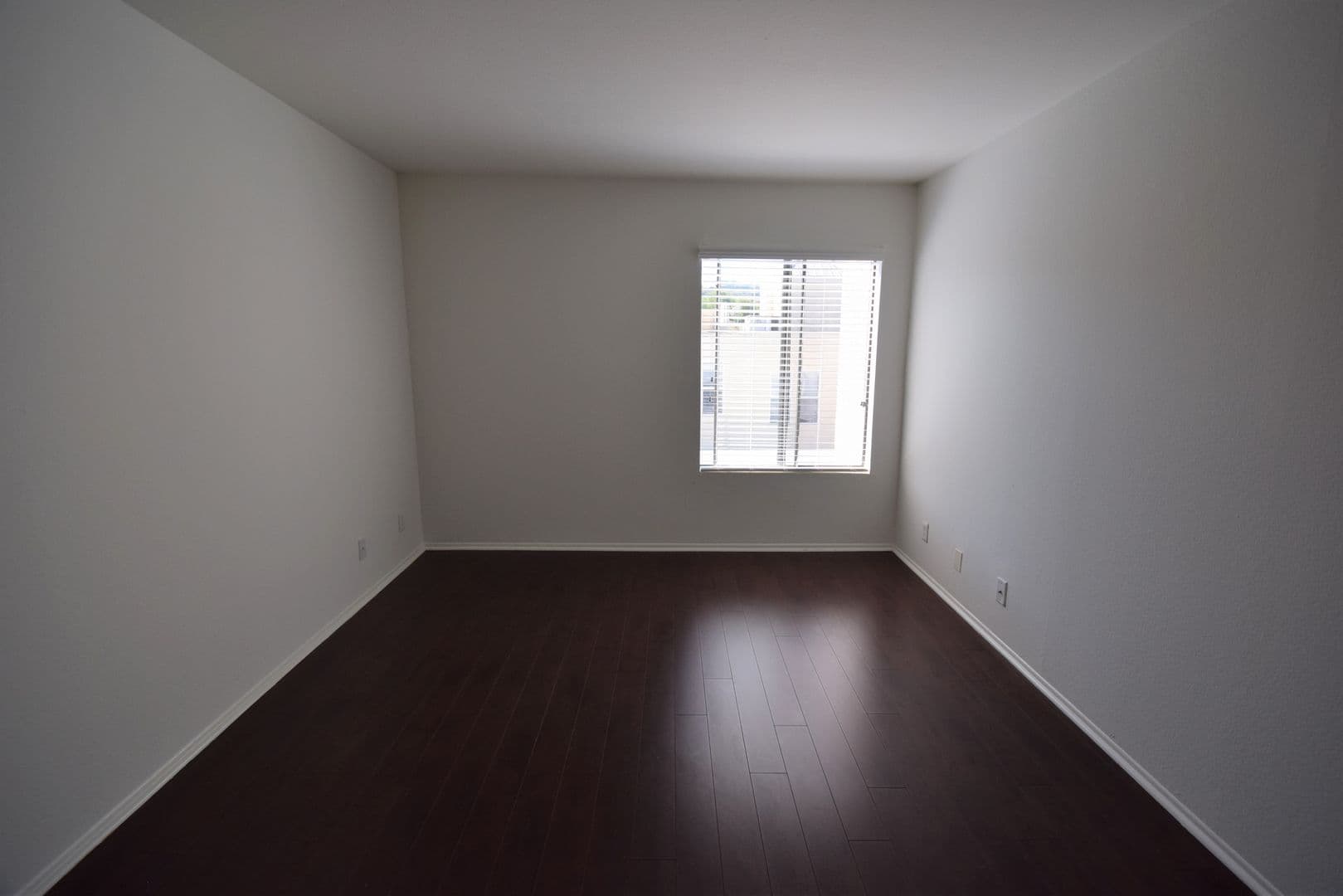 Studio City Apartment: 3960 Carpenter Avenue