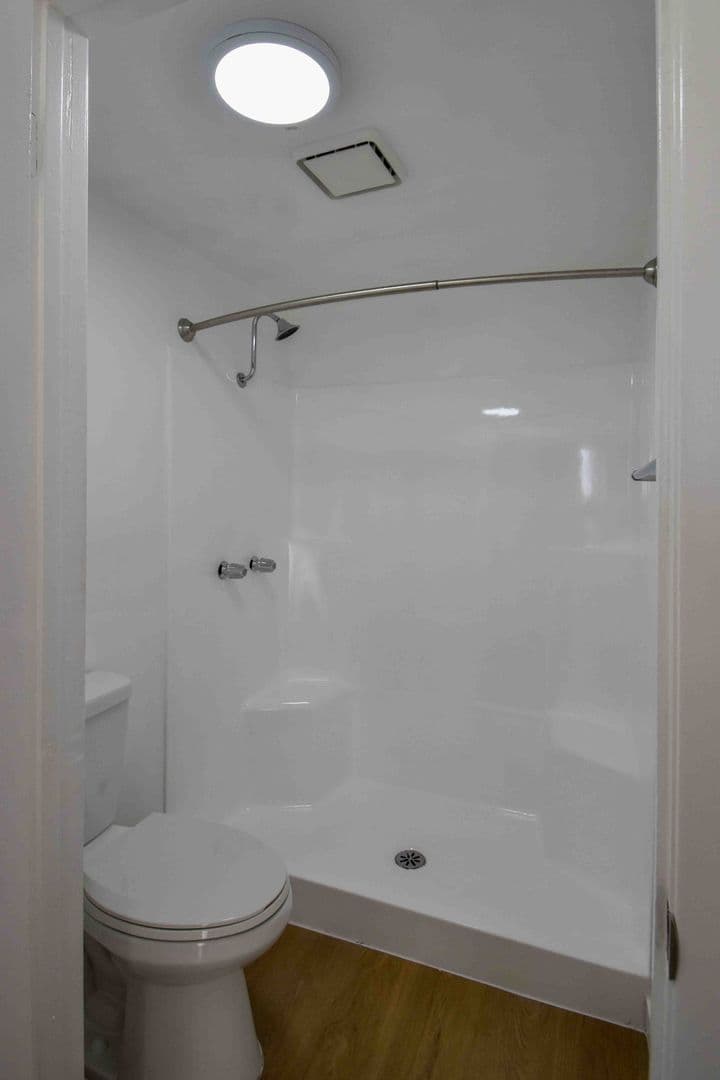 North Hollywood Apartment: 12338 Oxnard Street