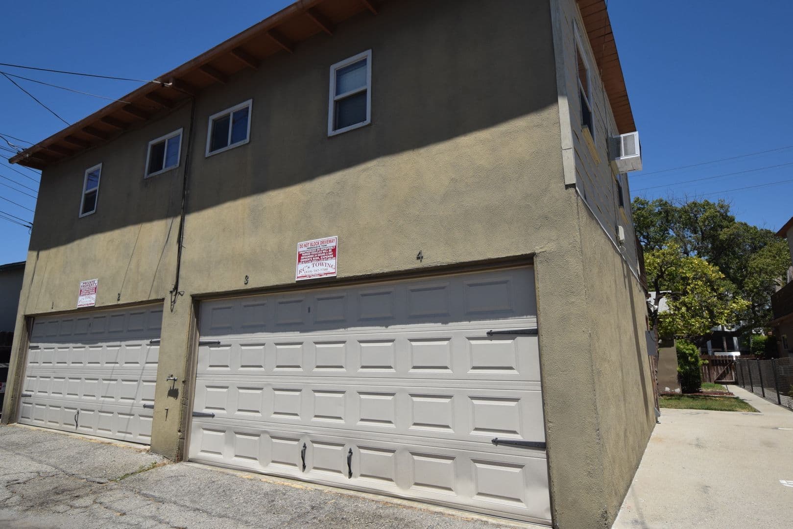 Burbank Apartment: 605-609 North Hollywood Way